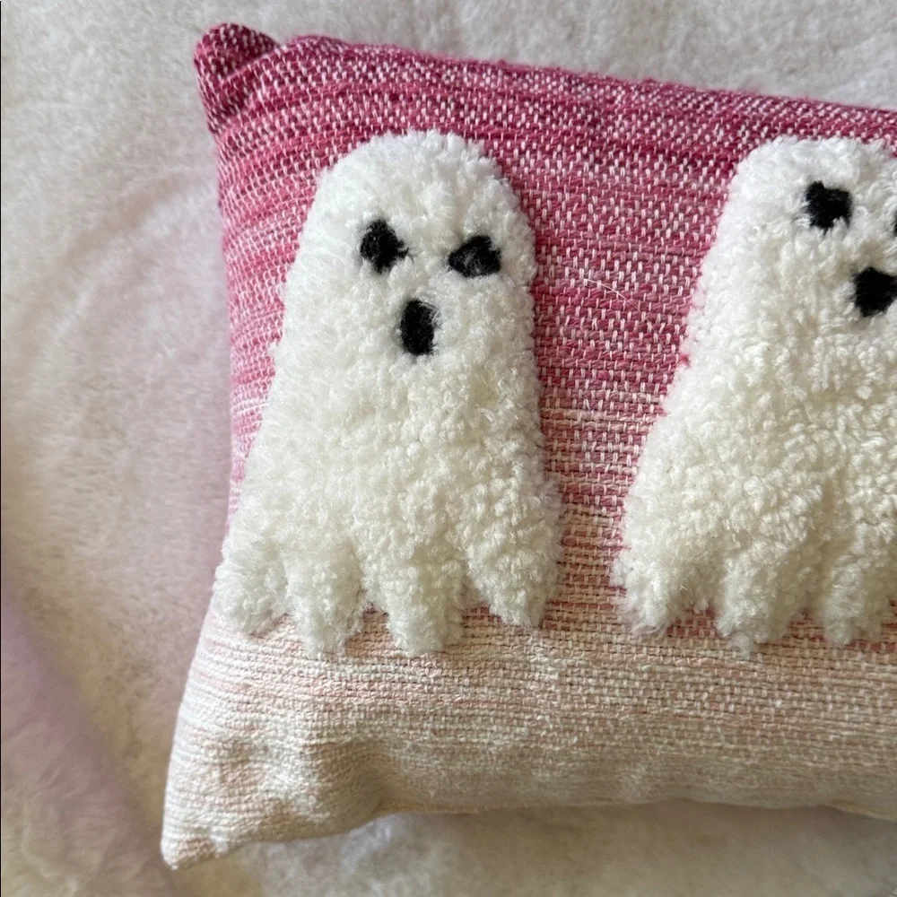 👻👻Goblin & ghoul Halloween pink ombre ghost pillow 👻👻